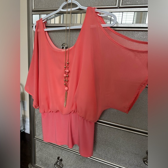 Elegant Blouse - Picture 5 of 6